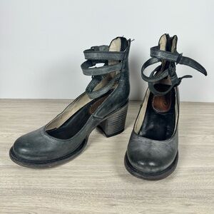 Freebird by Steven Randi women’s ankle strap heel boots distressed size 7 black